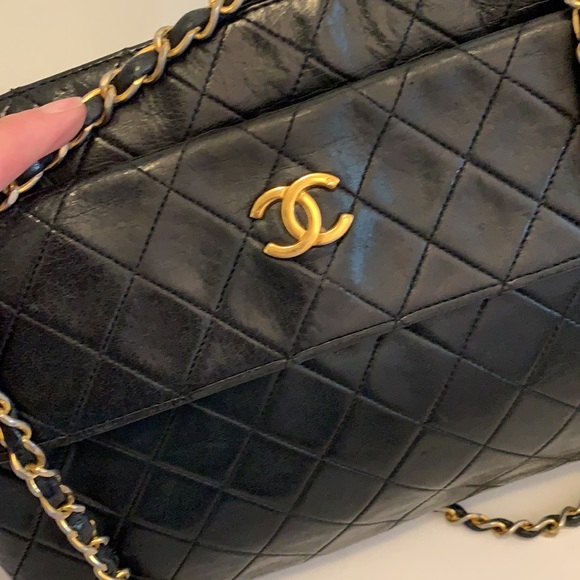 SOLD Chanel vintage shopping tote flap bag - Picture 7 of 12